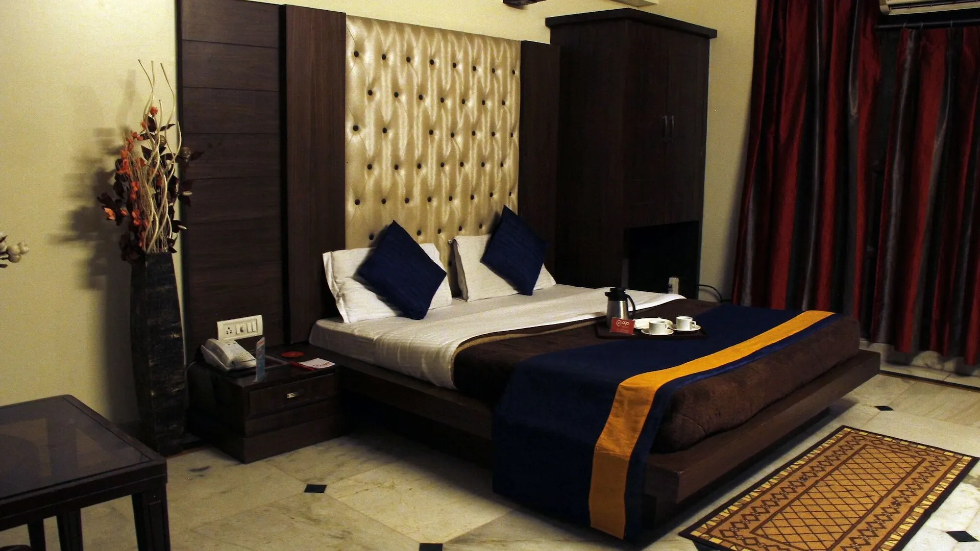 Hotel Fabexpress Welcome Palace Near New Delhi Railway Station